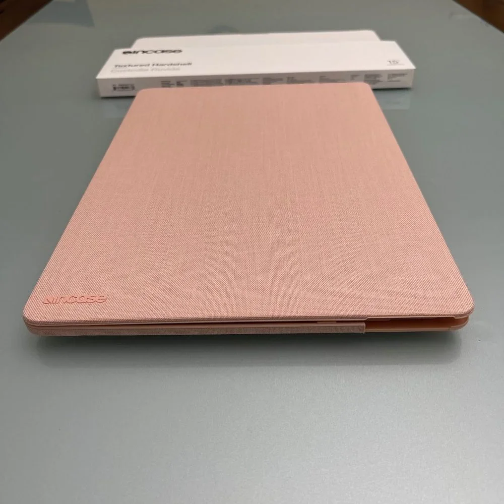 Incase Textured Hardshell For Macbook Pro 15